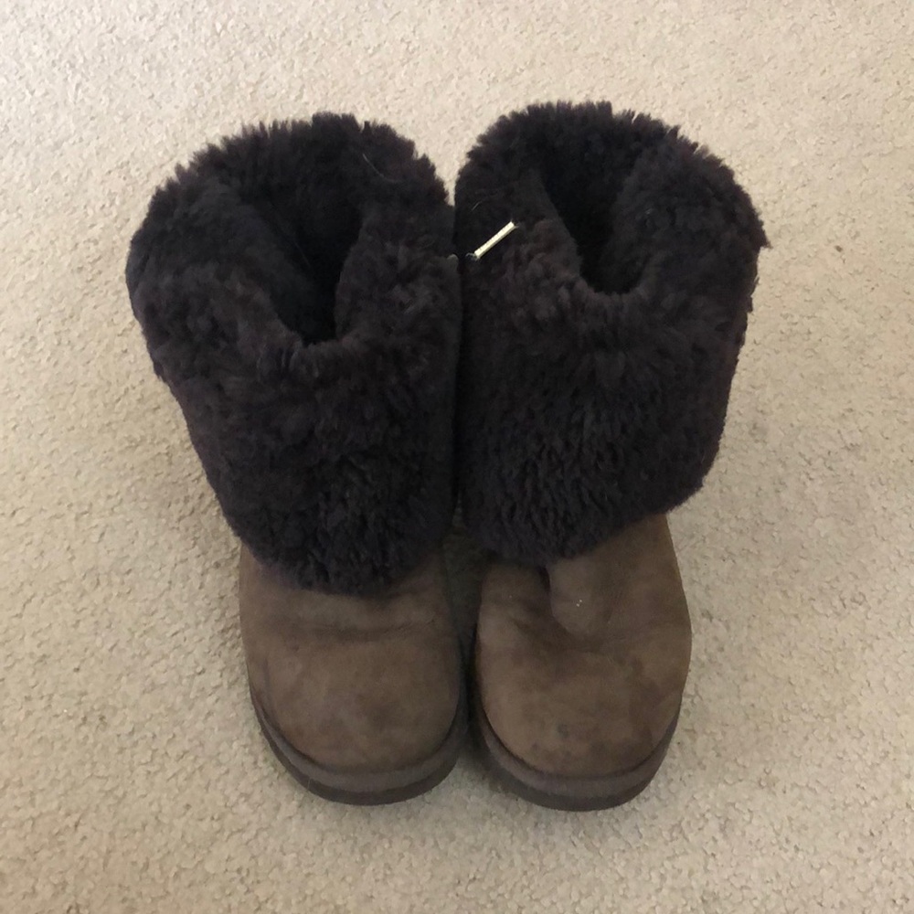 Women’s brown size 9 tall uggs